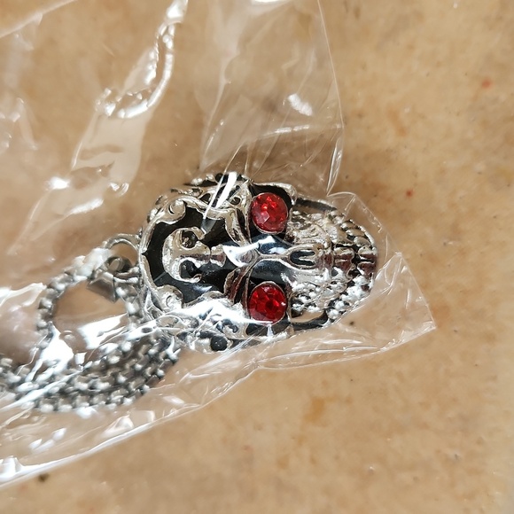 Silver Skull Pendant Necklace - Picture 2 of 4